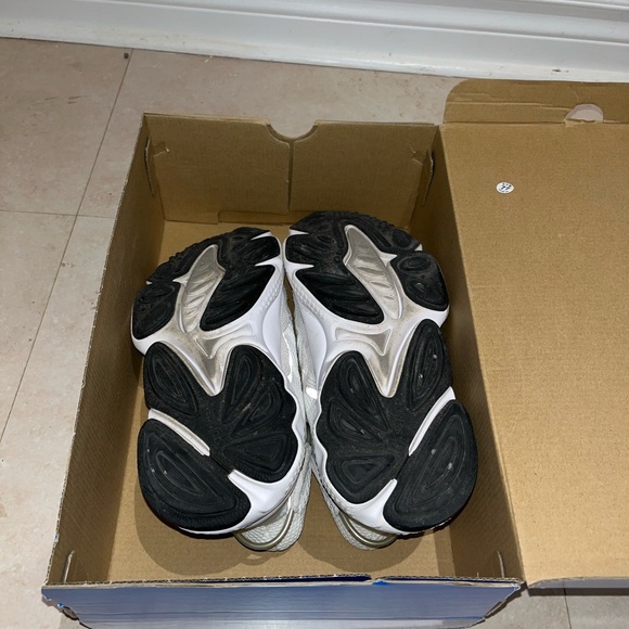 Adidas Ozweego - Picture 5 of 5